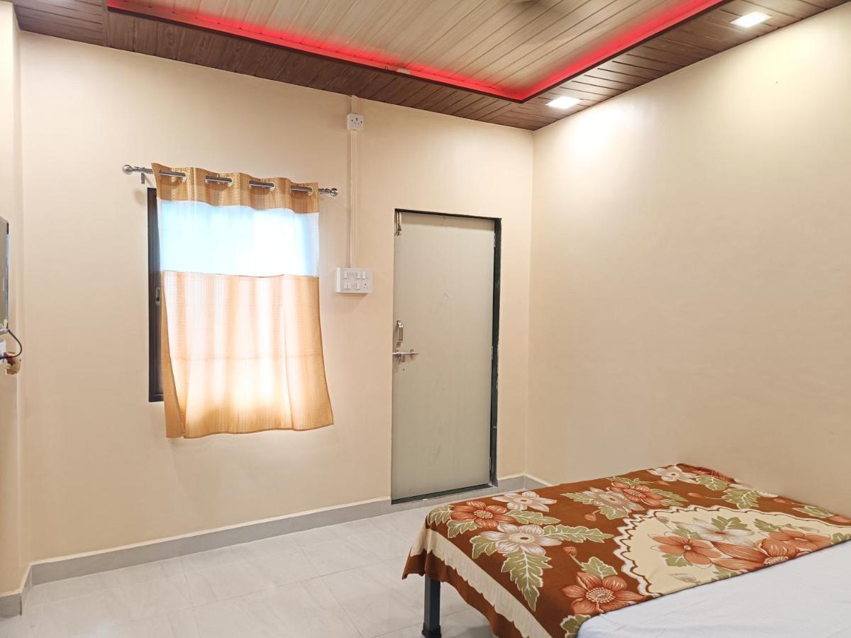 Shree Nivas Home Stay Шривардхан Экстерьер фото